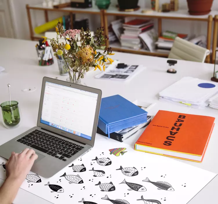 Tapis de souris Poisson à contre-courant - TenStickers