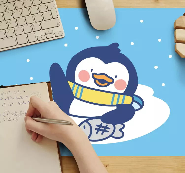 Tapis de souris animé pingouin avec poisson - TenStickers