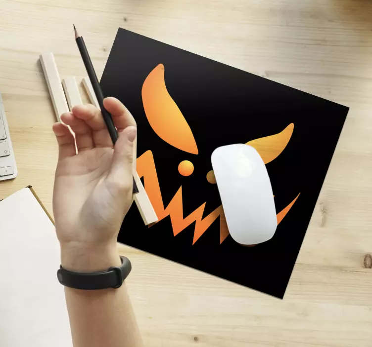 Tapis de souris gamer visage de bête en colère - TenStickers