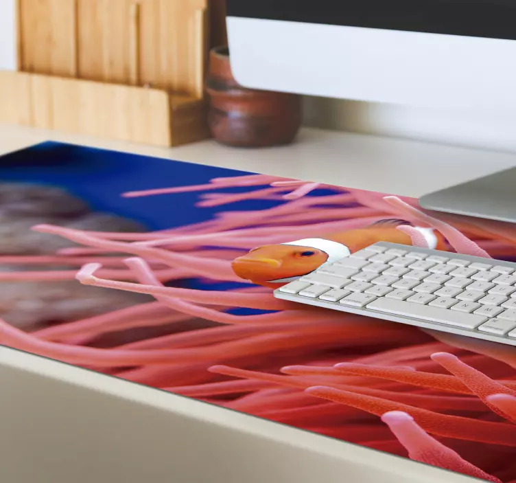 Tapis de souris xxl poisson clown parmi les anémones - TenStickers