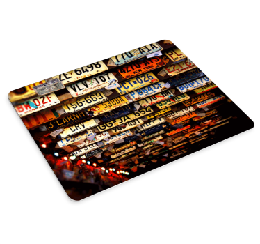 Tapis de souris original plaques d'immatriculation colorées - TenStickers