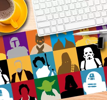 Tapis de souris gamer collage de silhouettes de personnages - TenStickers
