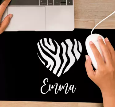 Tapis de souris personnalisable coeur zèbre contour - TenStickers