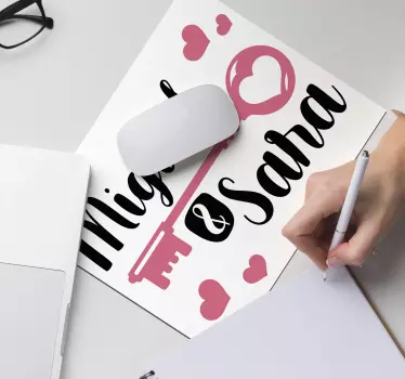 Tapis de souris personnalisable histoire d'amour clé - TenStickers