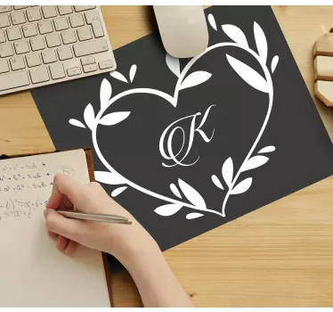 Tapis de souris personnalisable monogramme en cœur - TenStickers