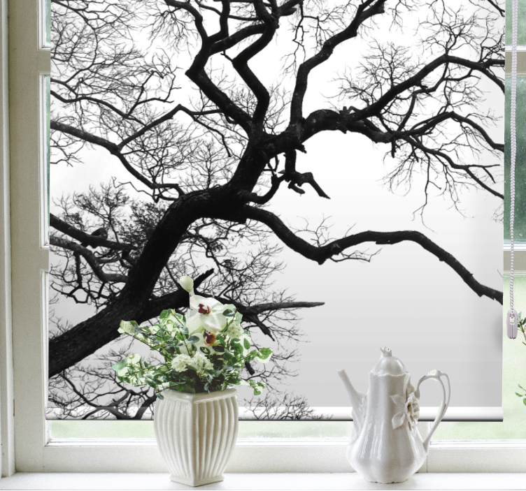 Stores arbre d'hiver sombre vu par la fenêtre - TenStickers
