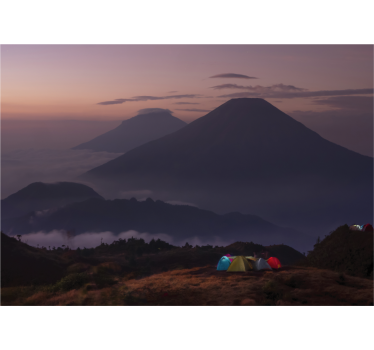 Store enrouleur cuisine randonneurs sous montagne nuageuse - TenStickers