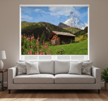 Store enrouleur bureau champ vert avec chalet et montagne - TenStickers