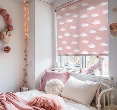 Store enrouleur chambre enfant nuages avec fond rose - TenStickers
