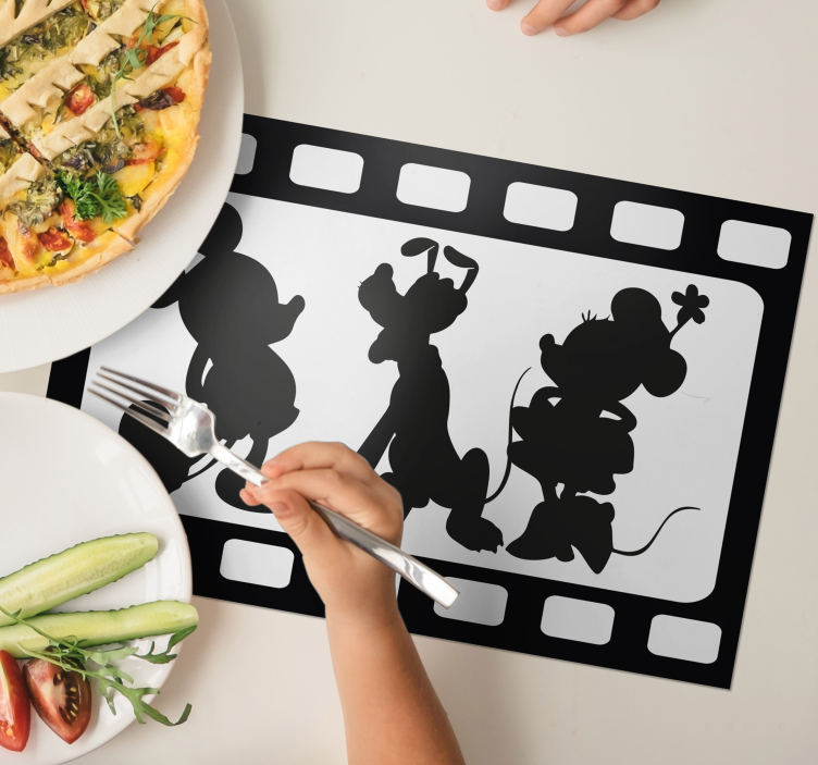 Set de table design enfant silhouettes de personnages animés - TenStickers