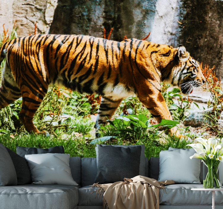 Tapisserie animaux tigre majestueux en marche - TenStickers