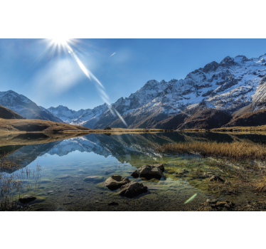 Papier peint montagne lac et rayon de soleil - TenStickers