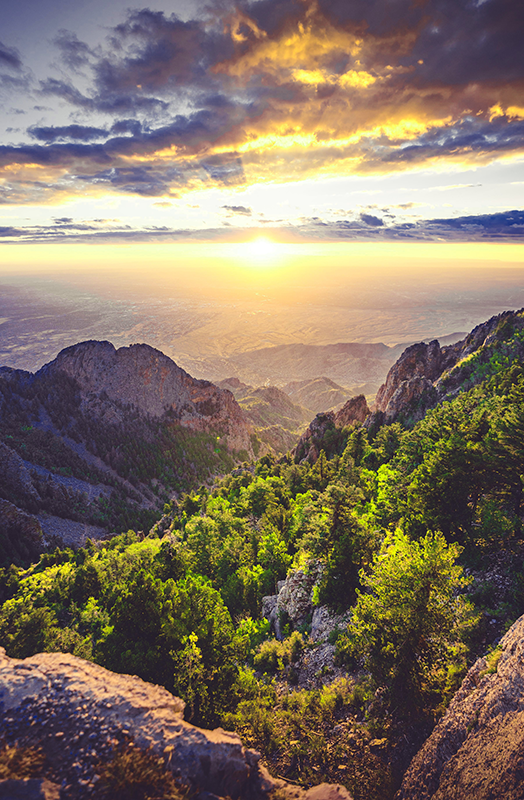 Affiche pour salon lever de soleil en montagne - TenStickers