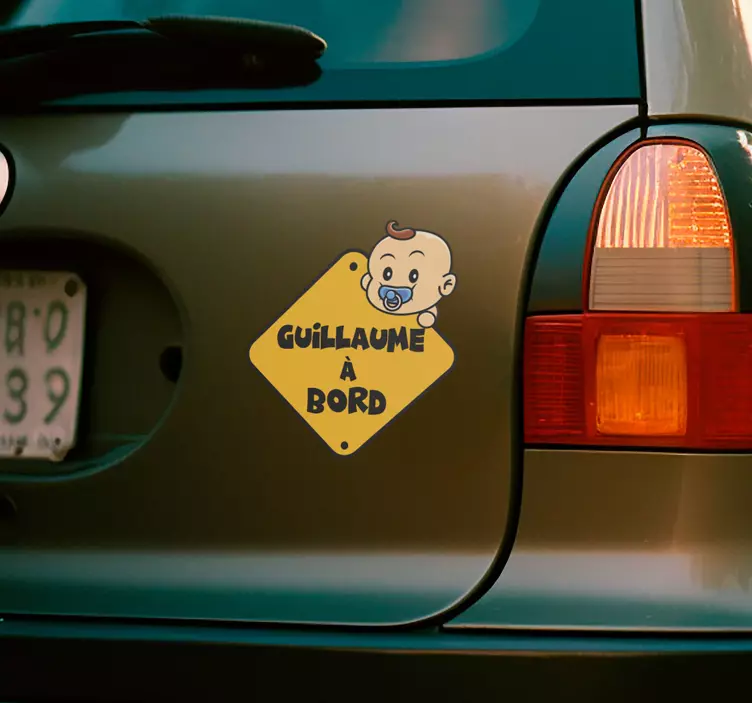 Autocollant bébé à bord avec nom - TenStickers