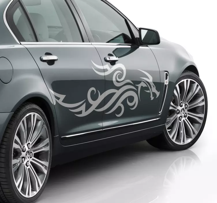 Sticker voiture dragon style tribal - TenStickers
