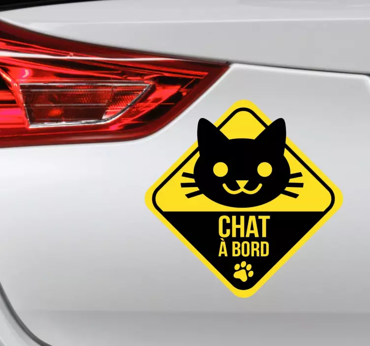 Sticker voiture chat à bord jaune - TenStickers
