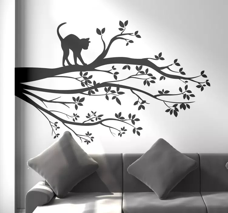 Sticker mural salon silhouette chat sur l'arbre - TenStickers