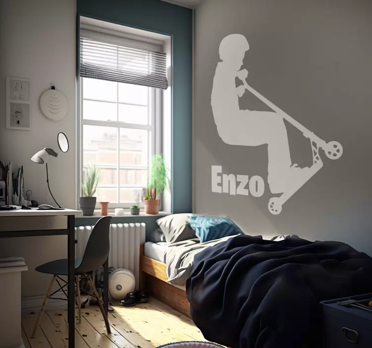 Sticker chambre ado trottinette avec prénom - TenStickers