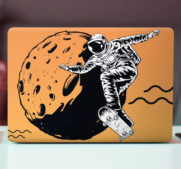 Sticker ordinateur portable astronaute skate sur la lune - TenStickers