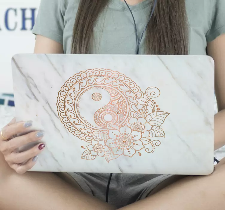 Sticker ordinateur portable mandala et effet marbre - TenStickers