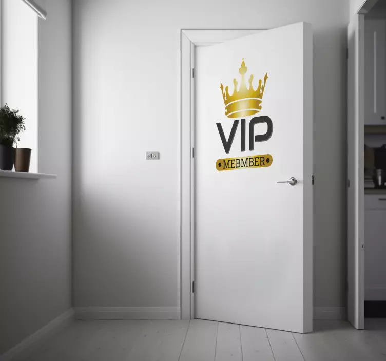 Sticker porte avec couronne VIP et prénom - TenStickers
