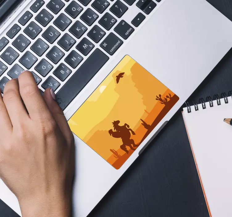 Sticker touchpad scène de coucher de soleil dans le désert - TenStickers