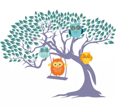 Sticker bébé hiboux jouant sur un arbre - TenStickers