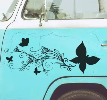 Sticker voiture dessin papillons et fleurs - TenStickers