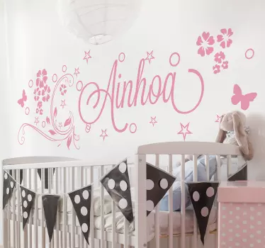 Sticker chambre bébé motif floral nom personnalisable - TenStickers