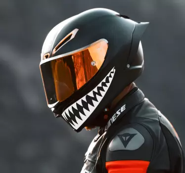 Sticker moto casque sourire inquiétant - TenStickers