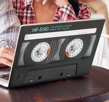 Sticker ordinateur portable cassette années 80 - TenStickers