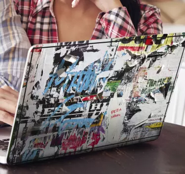 Sticker ordinateur portable style graffiti urbain - TenStickers