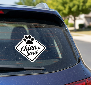 Sticker voiture chien à bord - TenStickers