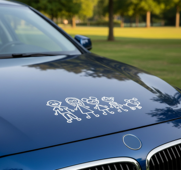 Sticker voiture famille heureuse au cœur - TenStickers