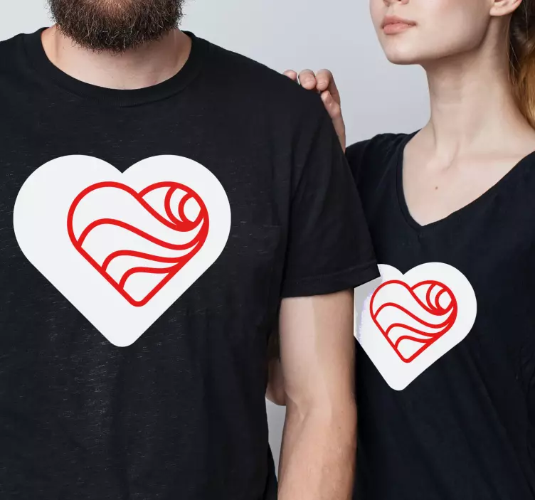 T-shirt couple motif de coeur étreinte - TenStickers