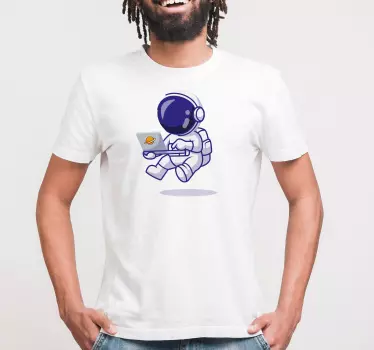Tee-shirt astronaute sur un ordinateur - TenStickers