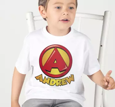 T-shirt Super-Héros enfant initiale et prénom personnalisés - TenStickers