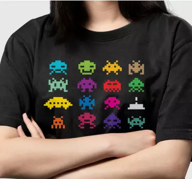 T-shirts envahisseurs de l'espace colorés - TenStickers