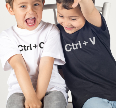 Tee shirt comme des garçons Camiseta dúo copiar y pegar - TenStickers