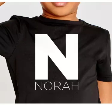 Tee-shirt personnalisé avec initiale et nom en gras - TenStickers