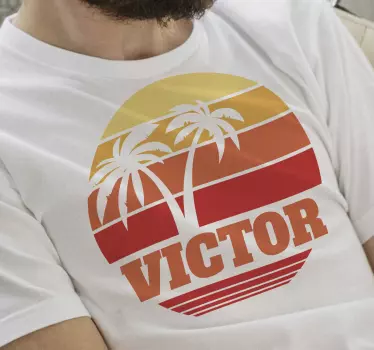 tee shirt vintage Coucher de soleil rétro avec votre nom - TenStickers