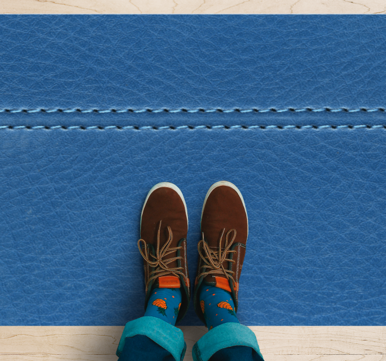 Tapis vinyle imitation parquet coutures en cuir bleu - TenStickers