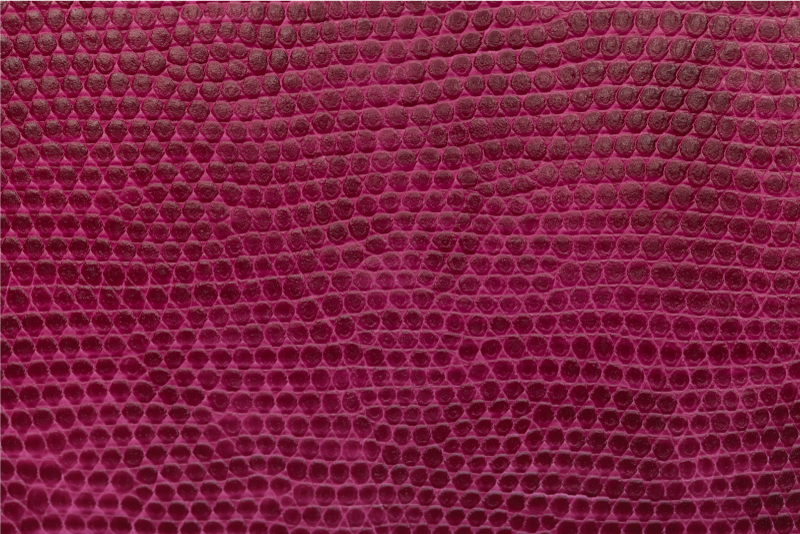 Tapis vinyle motif animal tissu texturé cramoisi - TenStickers